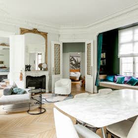 Apartment for rent for €7,950 per month in Paris, Rue du Faubourg Poissonnière