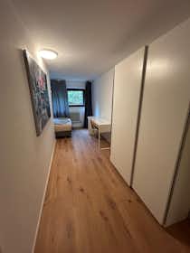 Отдельная комната сдается в аренду за 695 € в месяц в Planegg, Bahnhofstraße