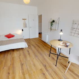 Privé kamer for rent for € 695 per month in Asnières-sur-Seine, Avenue Sainte-Anne