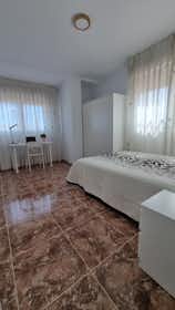 Habitación privada en alquiler por 390 € al mes en Cartagena, Calle Lope de Rueda