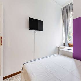 Private room for rent for €930 per month in Milan, Viale Emilio Caldara