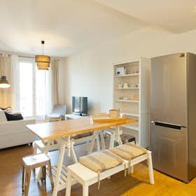 Apartment for rent for €1,650 per month in Barcelona, Carrer de Villarroel