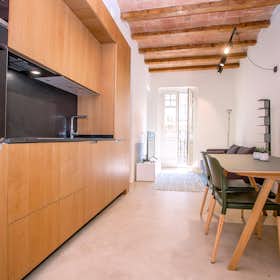 Apartment for rent for €1,550 per month in Barcelona, Carrer d'Aragó
