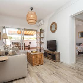 Apartment for rent for €1,400 per month in Barcelona, Carrer dels Ferrocarrils Catalans