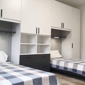Habitación privada en alquiler por 620 € al mes en Venice, Via Trento