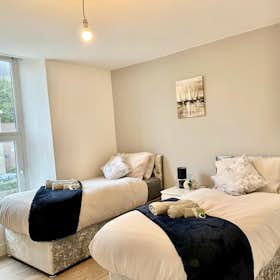 Квартира сдается в аренду за 2 117 £ в месяц в Neath, Neath Road