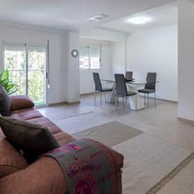 Apartment for rent for €1,300 per month in Valencia, Calle Rubén Vela