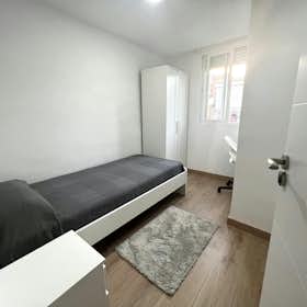 Private room for rent for €380 per month in Getafe, Calle Jiménez e Iglesias