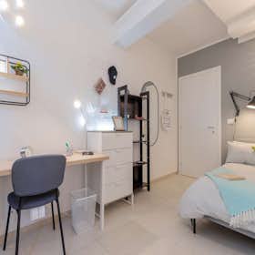 Pokój prywatny do wynajęcia za 450 € miesięcznie w mieście Turin, Corso Regina Margherita