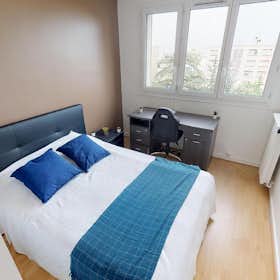 Private room for rent for €484 per month in Villeurbanne, Rue Jean Voillot