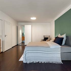 私人房间 正在以 €865 的月租出租，其位于 Düsseldorf, Kölner Straße