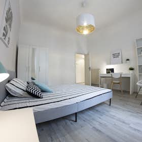 Private room for rent for €610 per month in Florence, Via Adriano Cecioni
