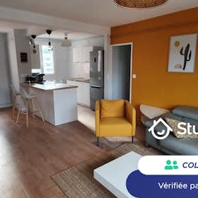Private room for rent for €480 per month in Dijon, Rue du 26ème Dragons