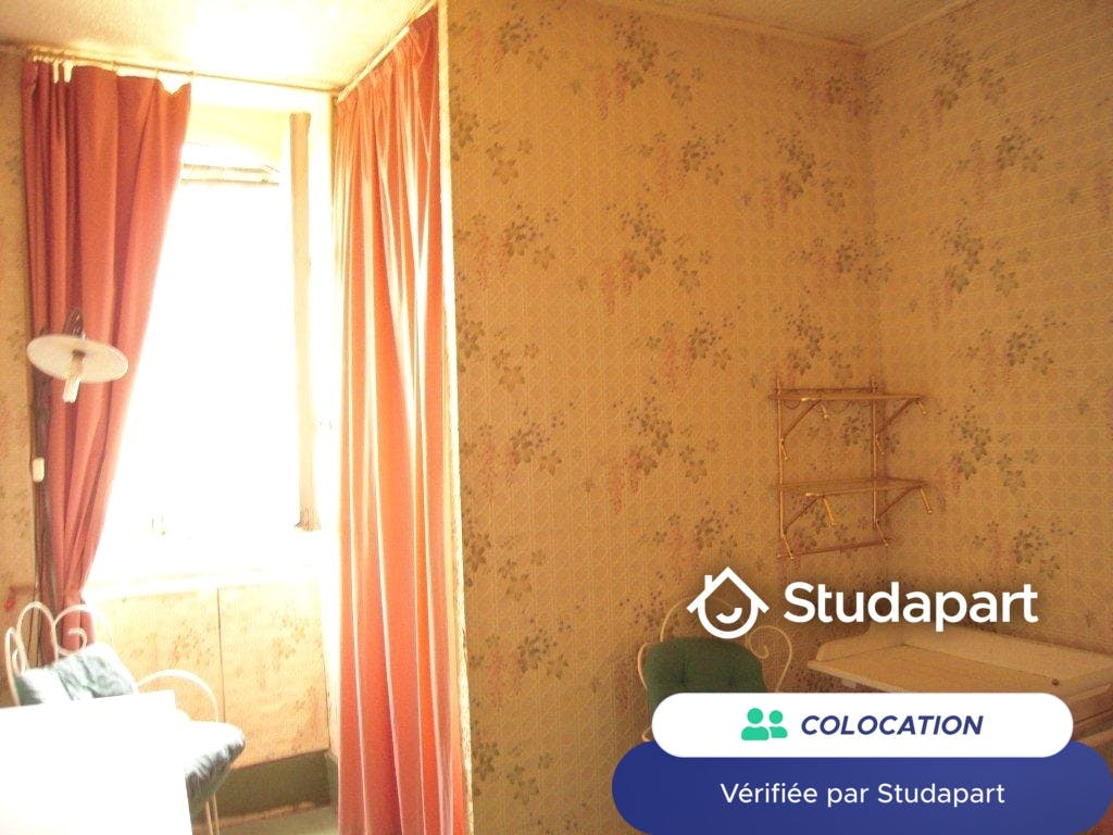 Private room for rent for €355 per month in Dijon, Rue Pasteur