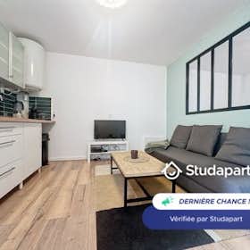 Apartment for rent for €500 per month in Saint-Étienne, Rue du Vernay