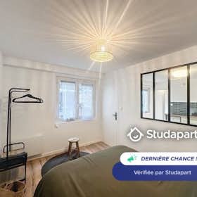 Apartamento for rent for € 470 per month in Saint-Étienne, Rue du Vernay