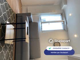 Appartement te huur voor € 690 per maand in Angers, Rue Saint-Jacques