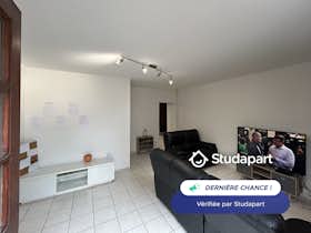 Haus zu mieten für 425 € pro Monat in Valenciennes, Cité Lebrun