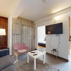 私人房间 正在以 €474 的月租出租，其位于 Strasbourg, Rue Curie