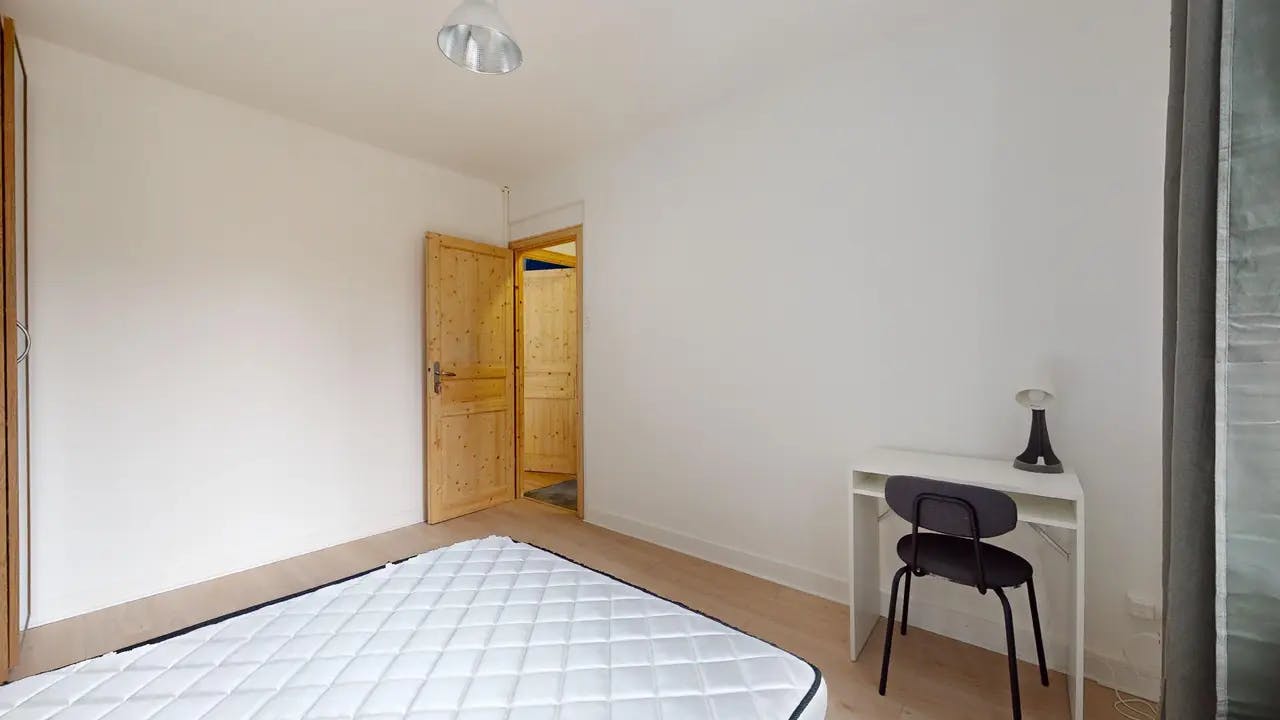 Private room in Boulevard de Strasbourg, Lille (1505041) room image 2