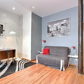 Studio for rent for €1,261 per month in Paris, Rue Marie et Louise