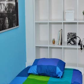 Private room for rent for €710 per month in Rome, Via di Santa Costanza