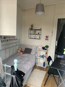 Privé kamer te huur voor € 340 per maand in Tilburg, Insulindeplein