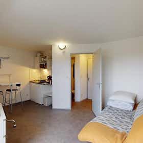 Studio for rent for €500 per month in Tours, Rue Édouard Vaillant