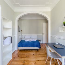 Private room for rent for €750 per month in Lisbon, Avenida Almirante Reis