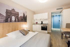 Appartement te huur voor € 1.890 per maand in Munich, Ottobrunner Straße