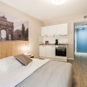 Appartement te huur voor € 1.890 per maand in Munich, Ottobrunner Straße