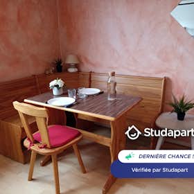 Apartamento for rent for € 560 per month in Clermont-Ferrand, Rue de l'Oradou