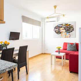 Appartement te huur voor € 2.250 per maand in Málaga, Calle Cruz Verde