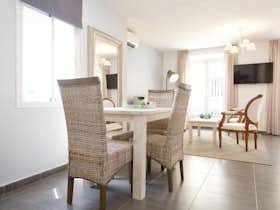 Apartamento para alugar por € 2.250 por mês em Málaga, Calle Dos Aceras