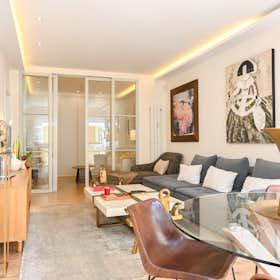 Apartment for rent for €2,650 per month in Madrid, Avenida de Concha Espina