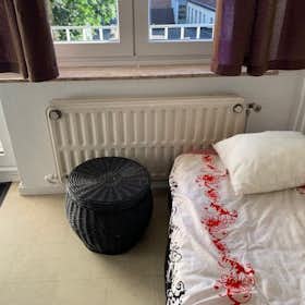 Privé kamer te huur voor € 540 per maand in Forest, Rue Edouard Branly
