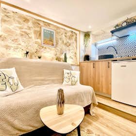Apartment for rent for €1,490 per month in Paris, Rue Vieille du Temple