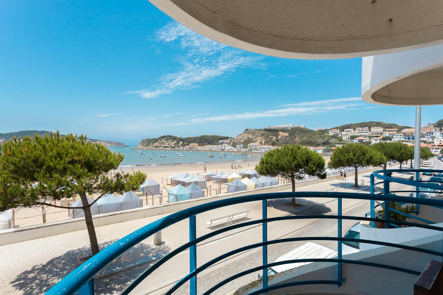 Apartament de închiriat pentru 9.999 EUR pe lună în Alcobaça, Avenida Marginal