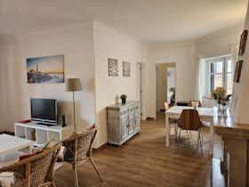 Квартира сдается в аренду за 9 999 € в месяц в Cascais, Rua Alexandre Herculano