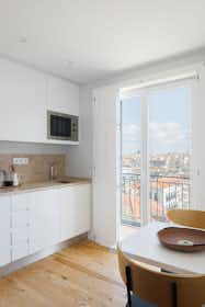 Studio for rent for €2,000 per month in Lisbon, Rua da Graça