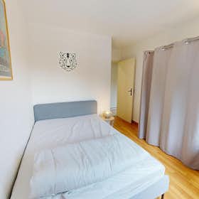 Private room for rent for €580 per month in Le Bouscat, Avenue Victor Hugo
