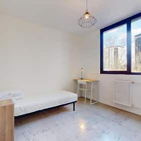 私人房间 正在以 €300 的月租出租，其位于 Grenoble, Rue Claude Kogan