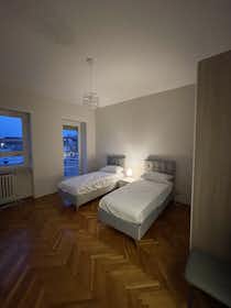 Apartment for rent for €1,300 per month in Turin, Piazza della Repubblica