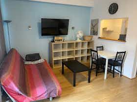 Apartment for rent for €1,850 per month in Ixelles, Rue Émile Bouilliot