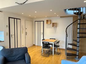 公寓 正在以 €1,900 的月租出租，其位于 Uccle, Avenue Oscar van Goidtsnoven