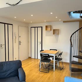 Apartament de închiriat pentru 1.900 EUR pe lună în Uccle, Avenue Oscar van Goidtsnoven