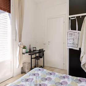Private room for rent for €770 per month in Milan, Via Salvatore Barzilai