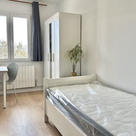 Private room for rent for €450 per month in Madrid, Plaza de Coímbra