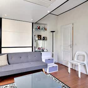 Studio for rent for €1,539 per month in Paris, Rue de Charenton