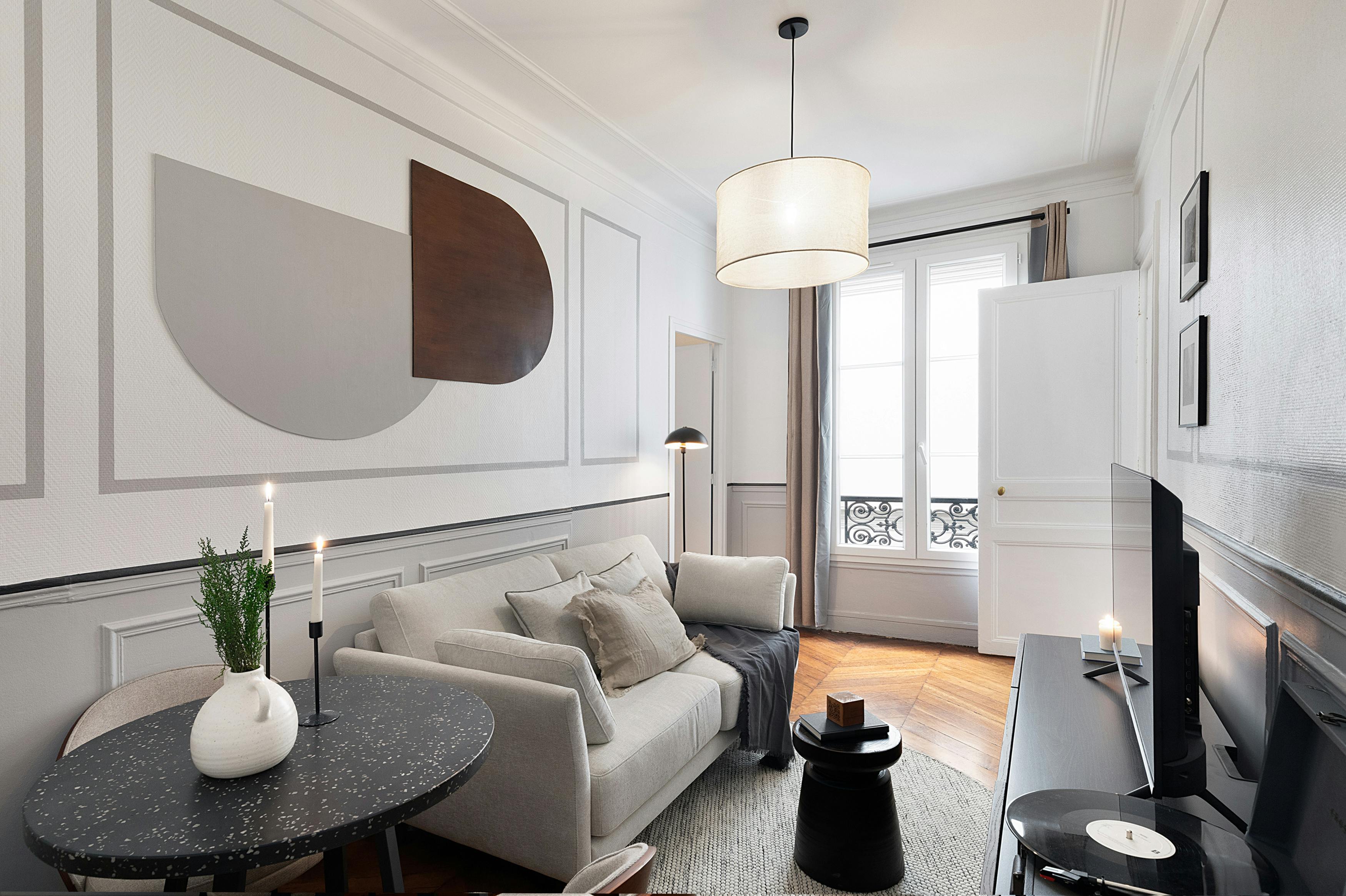 Apartment for rent for €2,028 per month in Paris, Rue du Caire